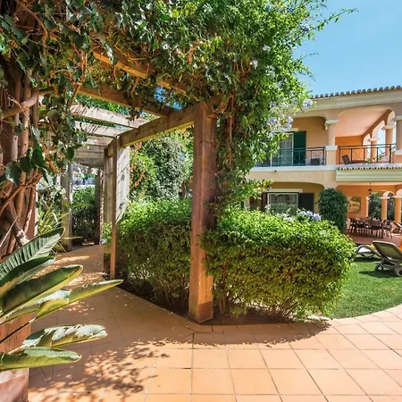 Sleeps 8 Pool Air Con T480069 * Vale do Lobo