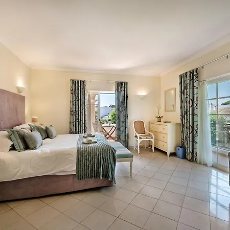 Sleeps 8 Pool Air Con T480069