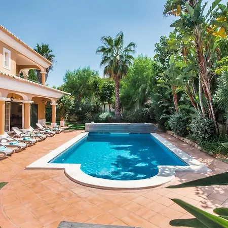Sleeps 8 Pool Air Con T480069 Villa