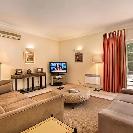 Sleeps 8 Pool Air Con T480069