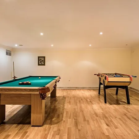 Sleeps 8 Pool Air Con T480069 Villa *